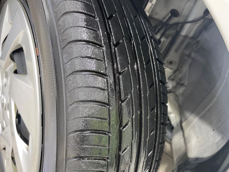 2017 Toyota Aqua DAA-NHP10 (UW-6aaf5065e5757)[4]