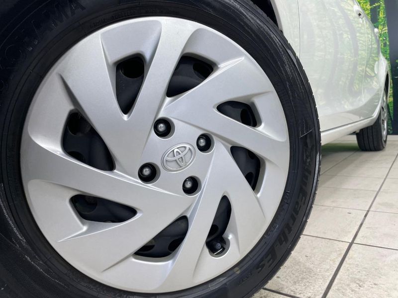 2017 Toyota Aqua DAA-NHP10 (UW-6aaf5065e5757)[5]