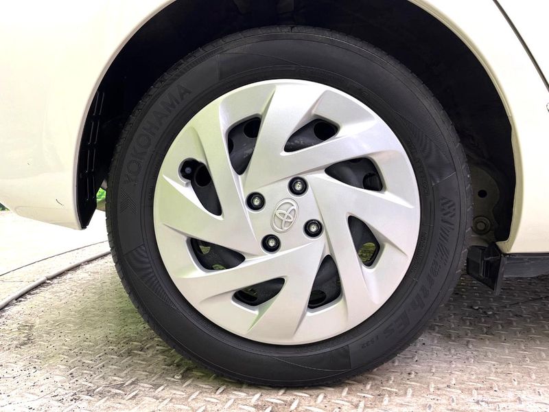 2018 Toyota Aqua DAA-NHP10 (UW-6aaf5067774bc)[11]