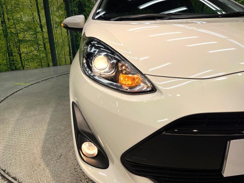 2018 Toyota Aqua DAA-NHP10 (UW-6aaf5067774bc)[14]