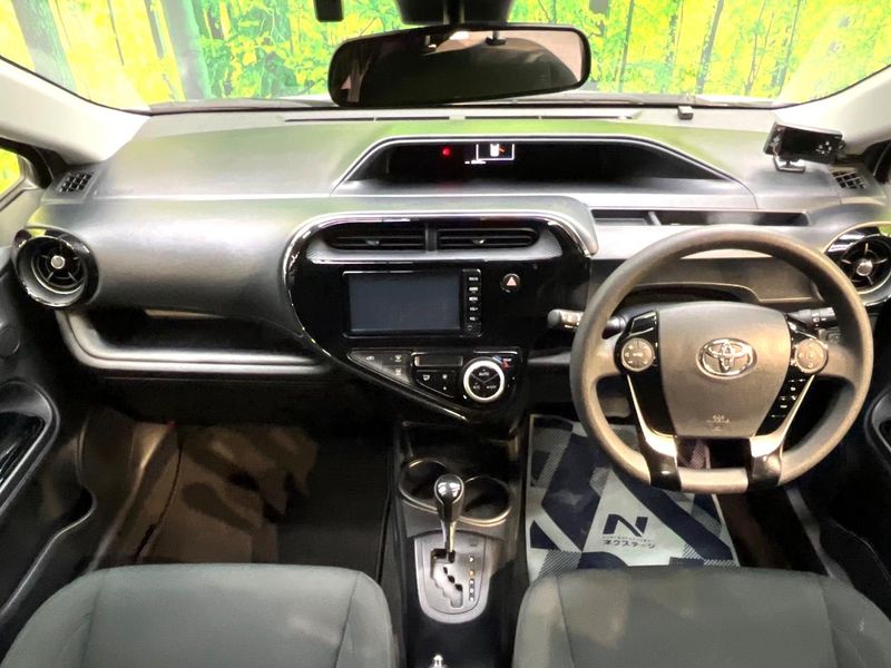 2018 Toyota Aqua DAA-NHP10 (UW-6aaf5067774bc)[26]