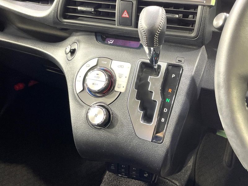 2022 Toyota Sienta 6AA-NHP170G (UW-6aaf506fae277)[20]