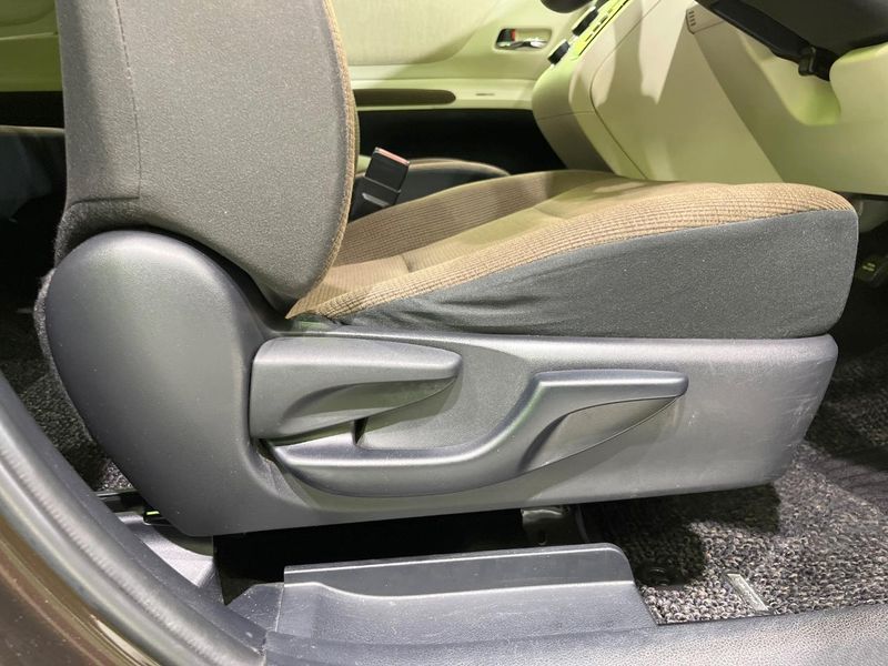 2015 Toyota Sienta DBA-NSP170G (UW-6aaf507283226)[4]