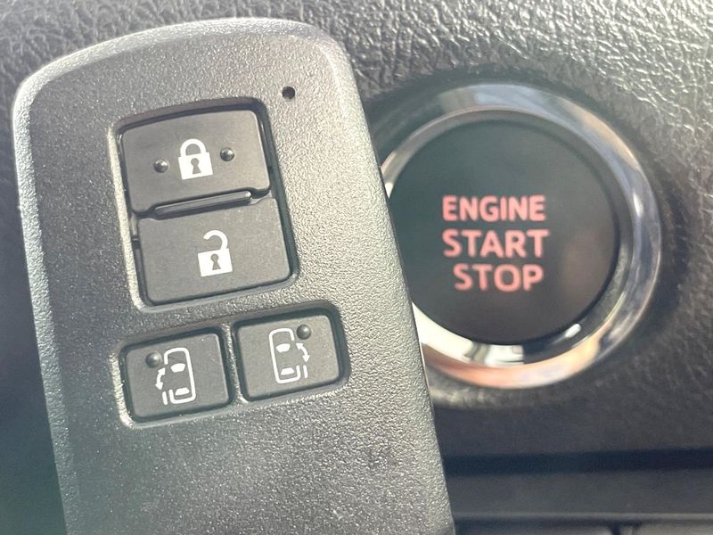 2017 Toyota Sienta DBA-NSP170G (UW-6aaf5074df725)[22]