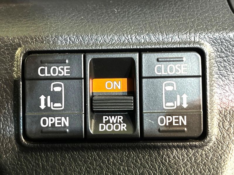 2018 Toyota Sienta DBA-NSP170G (UW-6aaf50769b143)[12]