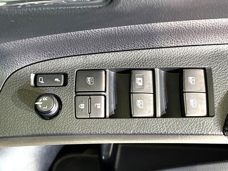 2018 Toyota Sienta DBA-NSP170G (UW-6aaf50769b143)[7]