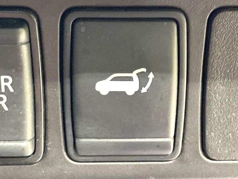 2018 Nissan X-Trail DBA-NT32 (UW-6aaf507eadc6c)[18]
