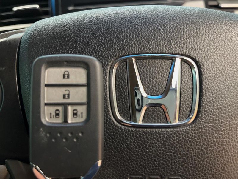 2017 Honda Stepwgn Spada DBA-RP4 (UW-6aaf508e12b4e)[29]