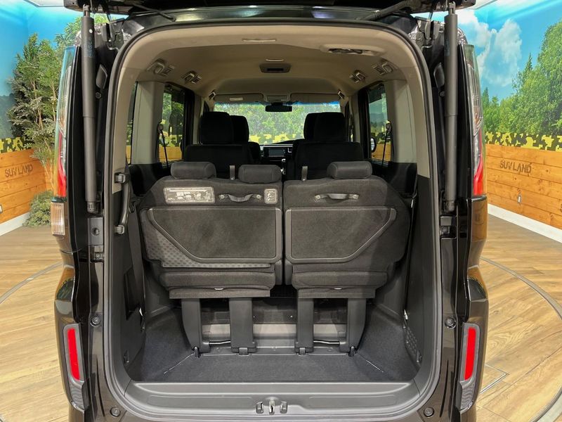 2017 Honda Stepwgn Spada DBA-RP4 (UW-6aaf508e12b4e)[4]