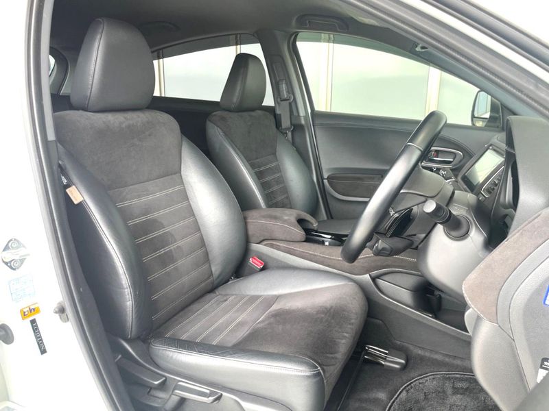 2016 Honda Vezel DAA-RU3 (UW-6aaf5099bdfaa)[19]