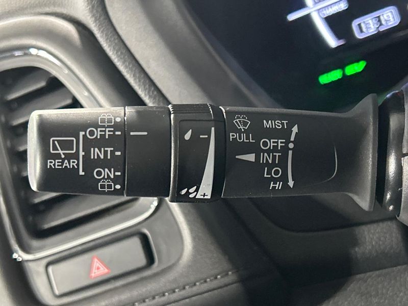 2018 Honda Vezel DAA-RU4 (UW-6aaf509d24786)[28]
