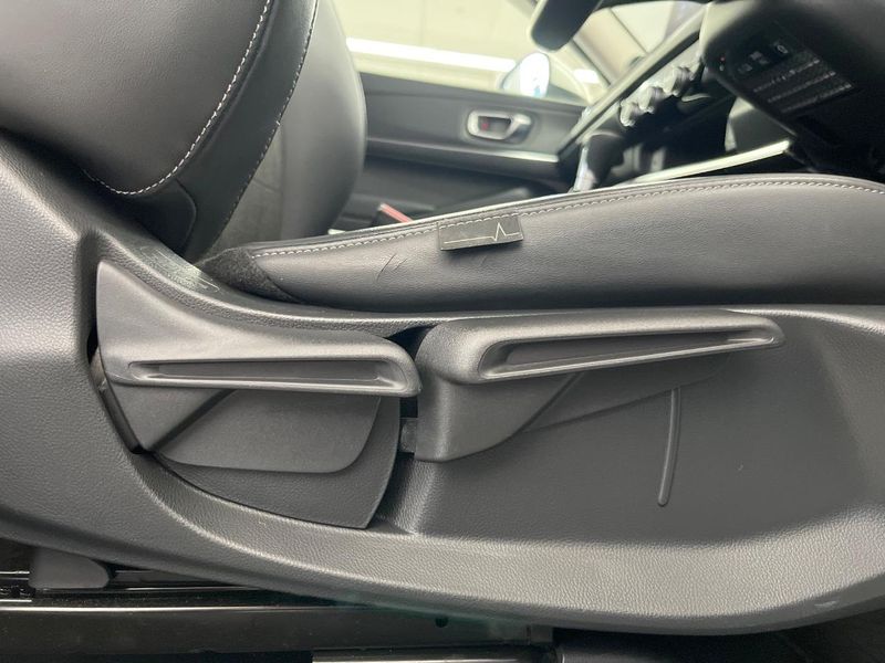 2021 Honda Vezel 6AA-RV5 (UW-6aaf50a0301b8)[19]