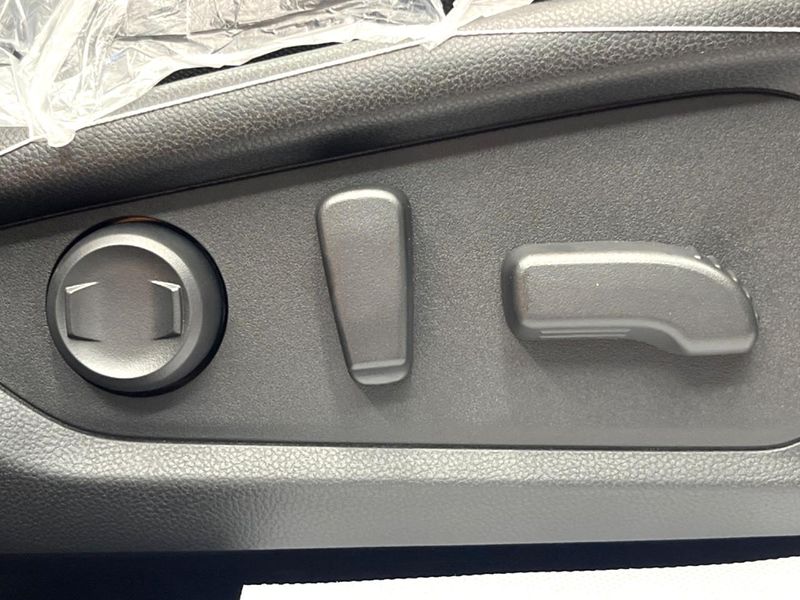 2026 Subaru Forester 5AA-SLG (UW-6aaf50c846d04)[24]