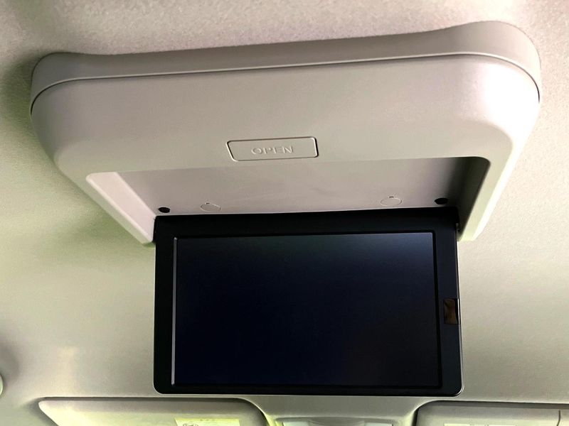 2019 Nissan Elgrand DBA-TE52 (UW-6aaf50d291389)[8]