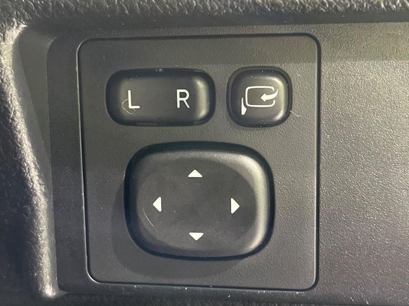 2015 Toyota Land Cruiser Prado CBA-TRJ150W (UW-6aaf50d5998e5)[9]