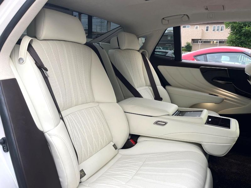 2018 Lexus LS DBA-VXFA50 (UW-6aaf50fd1bd66)[28]