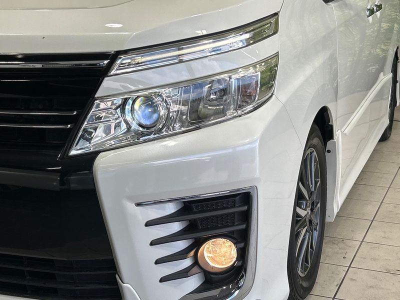 2015 Toyota Voxy DBA-ZRR80W (UW-6aaf512f99cd4)[27]