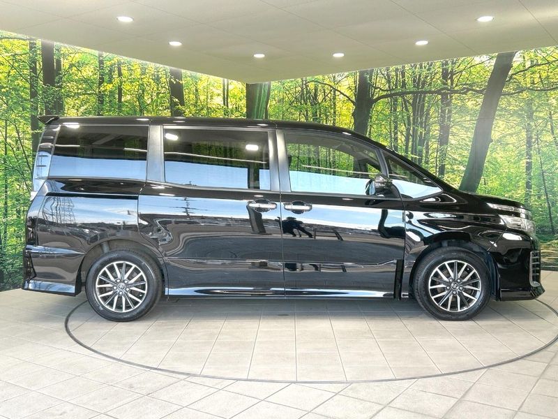 2015 Toyota Voxy DBA-ZRR80W (UW-6aaf5131270d6)[26]