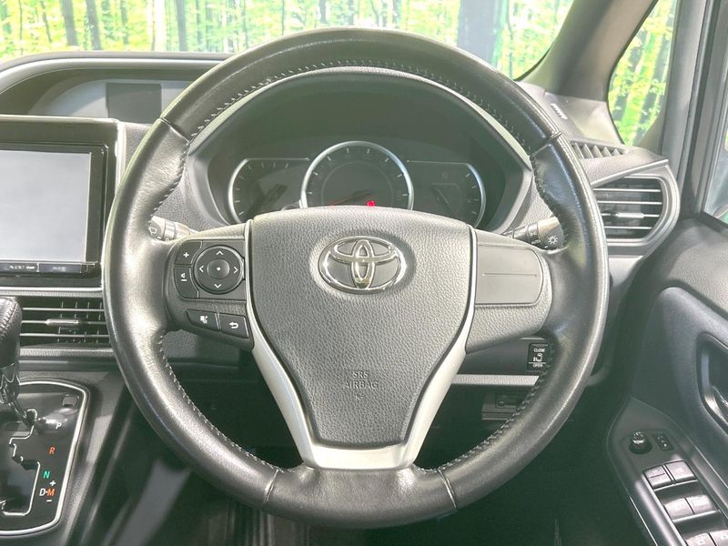 2015 Toyota Voxy DBA-ZRR80W (UW-6aaf5131270d6)[23]