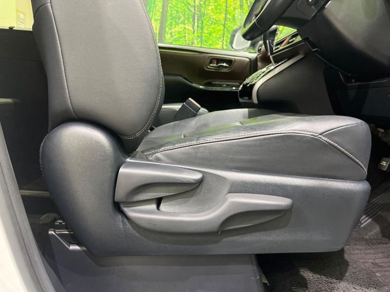 2017 Toyota Esquire DBA-ZRR80G (UW-6aaf513362dfd)[23]