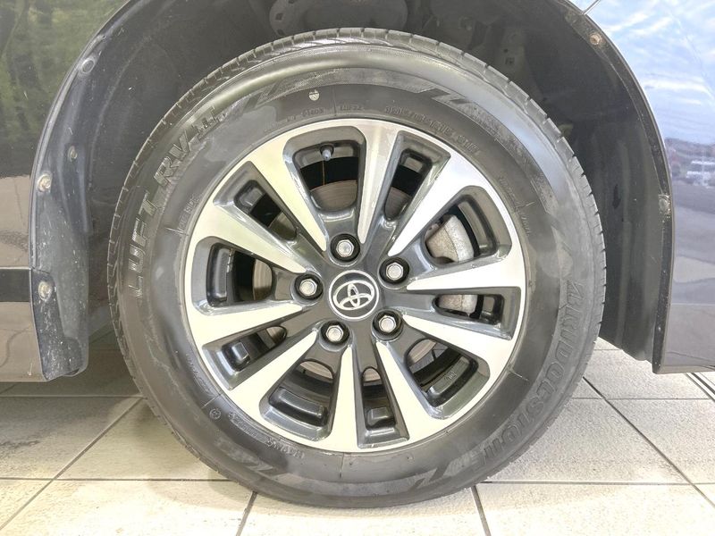 2017 Toyota Esquire DBA-ZRR80G (UW-6aaf5134bee93)[29]