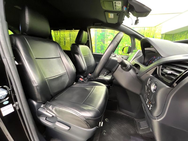 2017 Toyota Voxy DBA-ZRR80W (UW-6aaf5135c0ec0)[23]