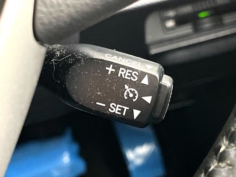 2017 Toyota Voxy DBA-ZRR80W (UW-6aaf5135c0ec0)[14]