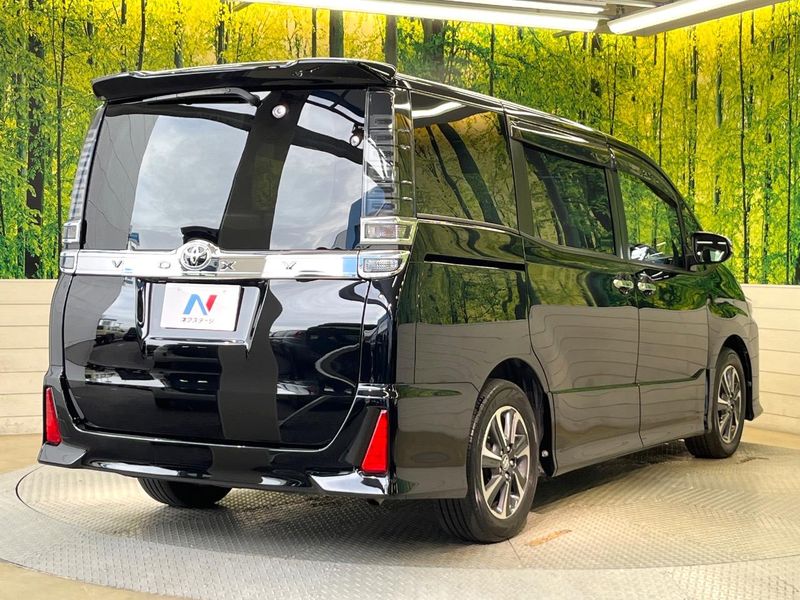 2018 Toyota Voxy DBA-ZRR80W (UW-6aaf513816d43)[28]