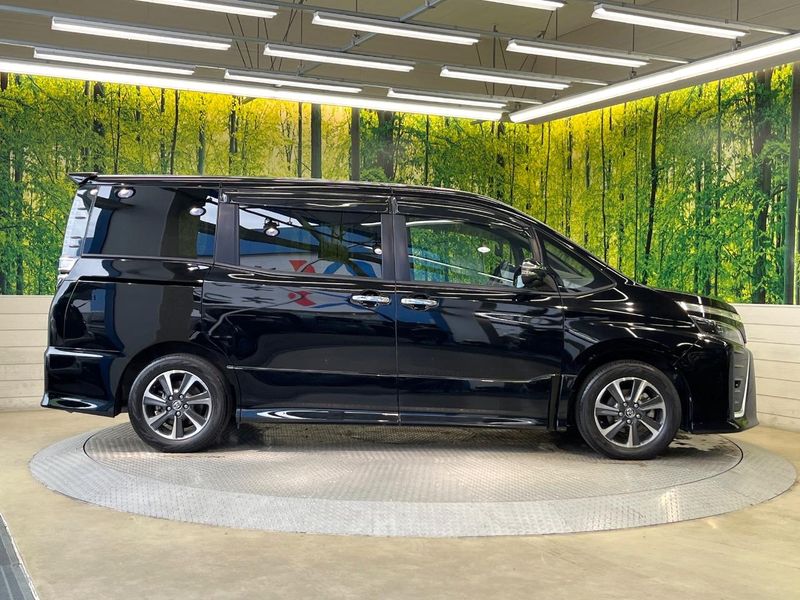 2018 Toyota Voxy DBA-ZRR80W (UW-6aaf513816d43)[27]