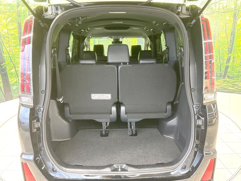 2020 Toyota Noah DBA-ZRR80W (UW-6aaf513bd6d26)[13]
