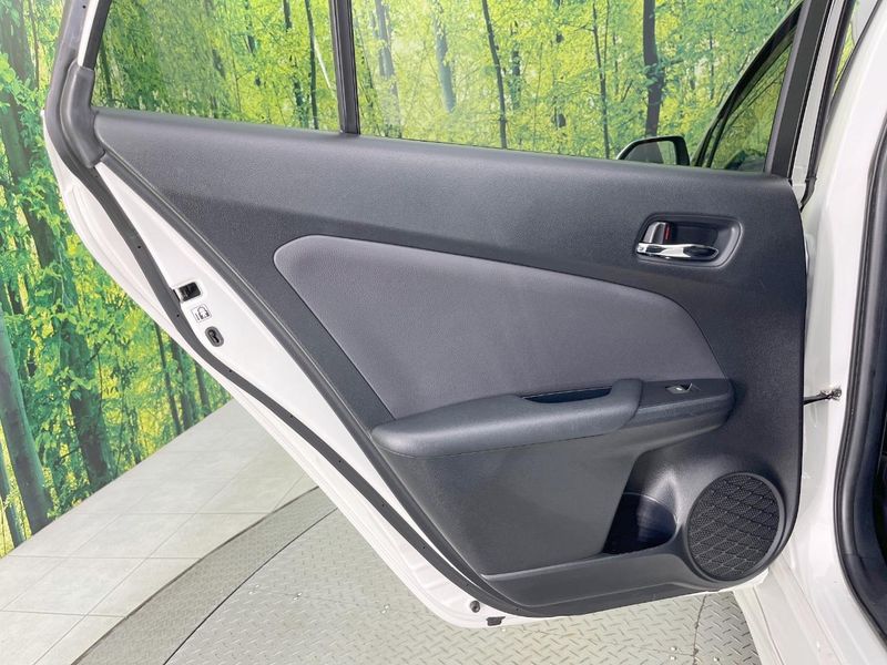 2018 Toyota Prius DAA-ZVW50 (UW-6aaf515e65444)[29]
