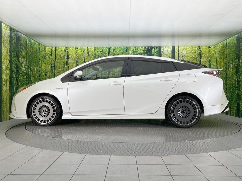2018 Toyota Prius DAA-ZVW50 (UW-6aaf515e65444)[22]