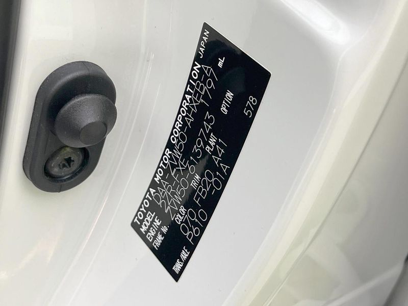 2018 Toyota Prius DAA-ZVW50 (UW-6aaf515e65444)[1]