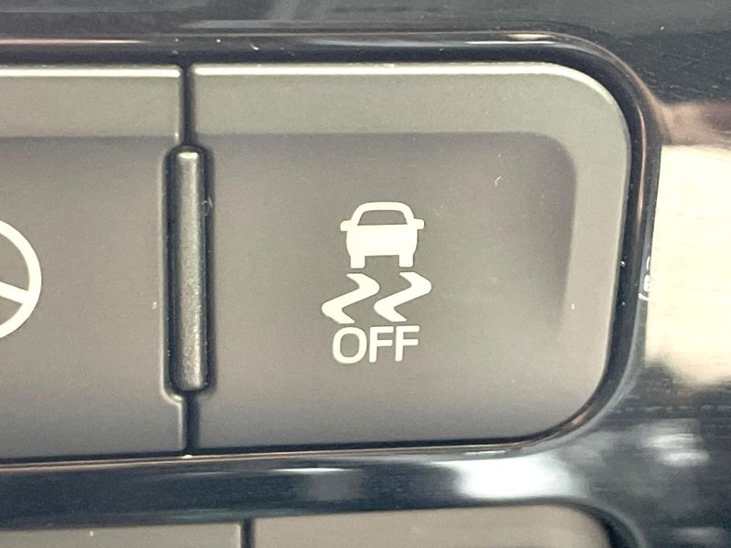 2016 Toyota Prius DAA-ZVW51 (UW-6aaf51617acd2)[17]