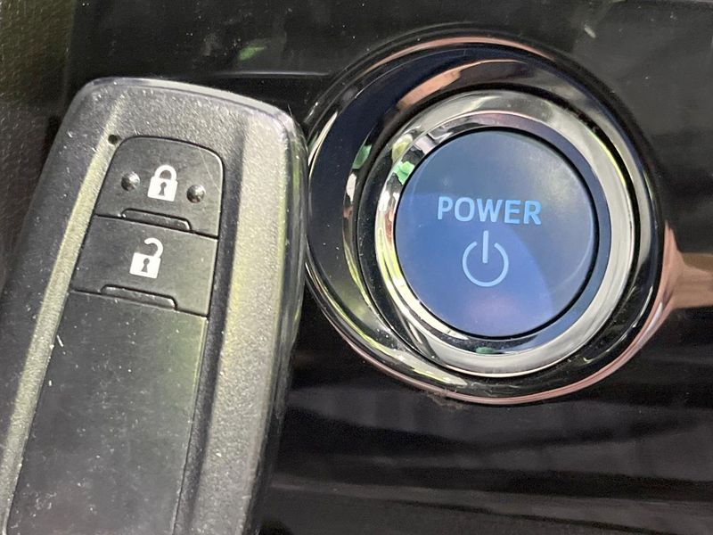 2019 Toyota Prius DAA-ZVW51 (UW-6aaf51645ab85)[14]