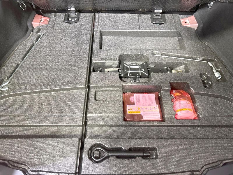 2016 Toyota Prius DAA-ZVW51 (UW-6aaf5167a8ace)[16]