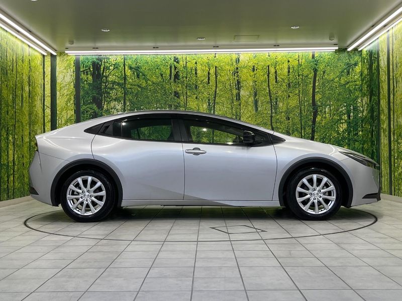 2023 Toyota Prius 6AA-ZVW60 (UW-6aaf516bb670d)[16]