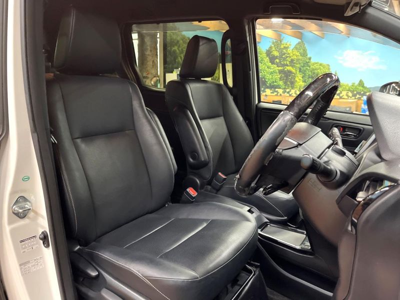 2017 Toyota Esquire DAA-ZWR80G (UW-6aaf5174635ef)[16]