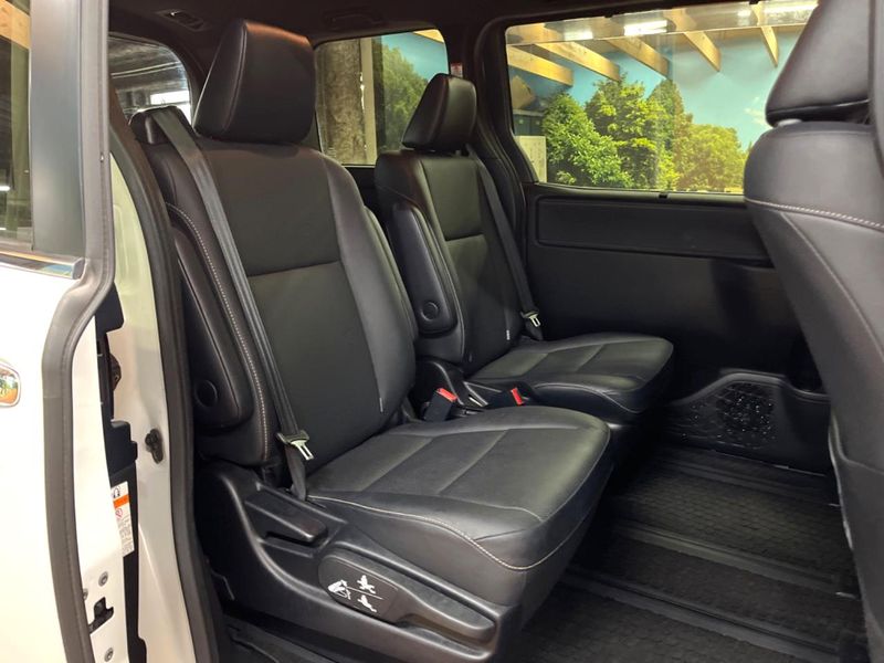 2017 Toyota Esquire DAA-ZWR80G (UW-6aaf5174635ef)[18]