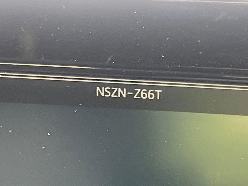 2018 Toyota Voxy DAA-ZWR80W (UW-6aaf5175718e8)[21]