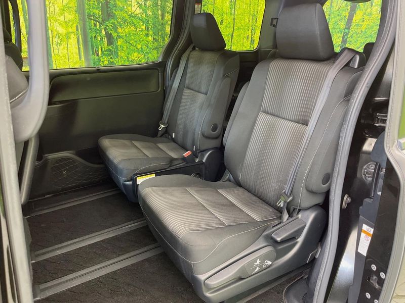 2018 Toyota Voxy DAA-ZWR80W (UW-6aaf5175718e8)[18]