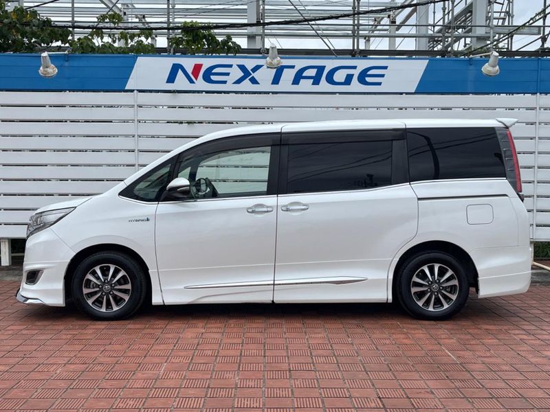 2018 Toyota Esquire DAA-ZWR80G (UW-6aaf5175baec2)[15]