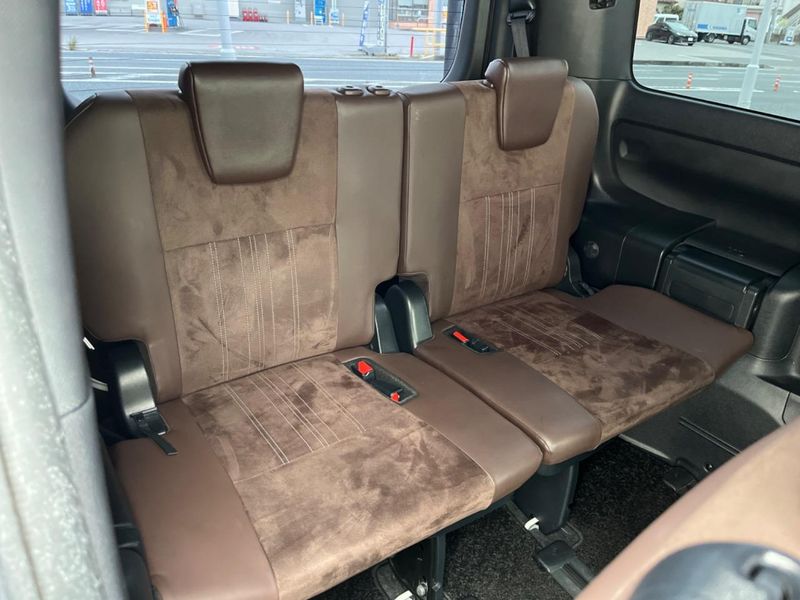 2018 Toyota Esquire DAA-ZWR80G (UW-6aaf5175baec2)[24]