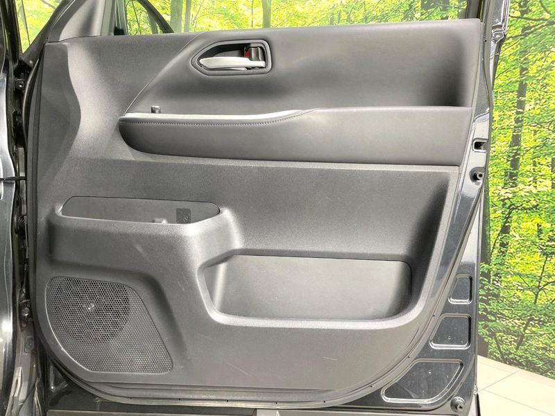 2022 Toyota Voxy 6AA-ZWR90W (UW-6aaf517ba88c1)[5]