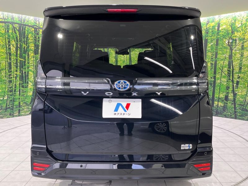 2022 Toyota Voxy 6AA-ZWR90W (UW-6aaf517bb684f)[25]