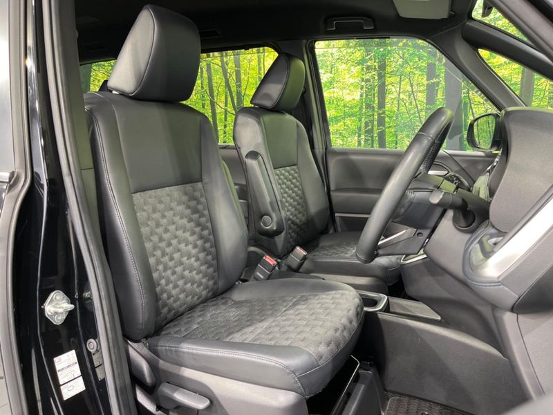 2022 Toyota Voxy 6AA-ZWR90W (UW-6aaf517bb684f)[10]