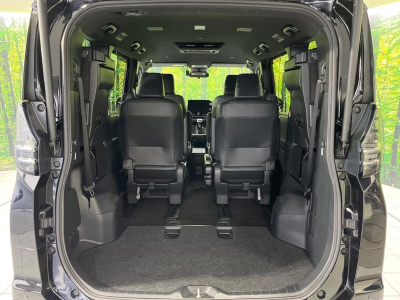 2022 Toyota Voxy 6AA-ZWR90W (UW-6aaf517bb684f)[23]
