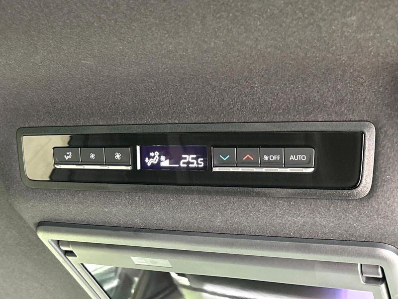 2023 Toyota Noah 6AA-ZWR90W (UW-6aaf517e098b5)[26]