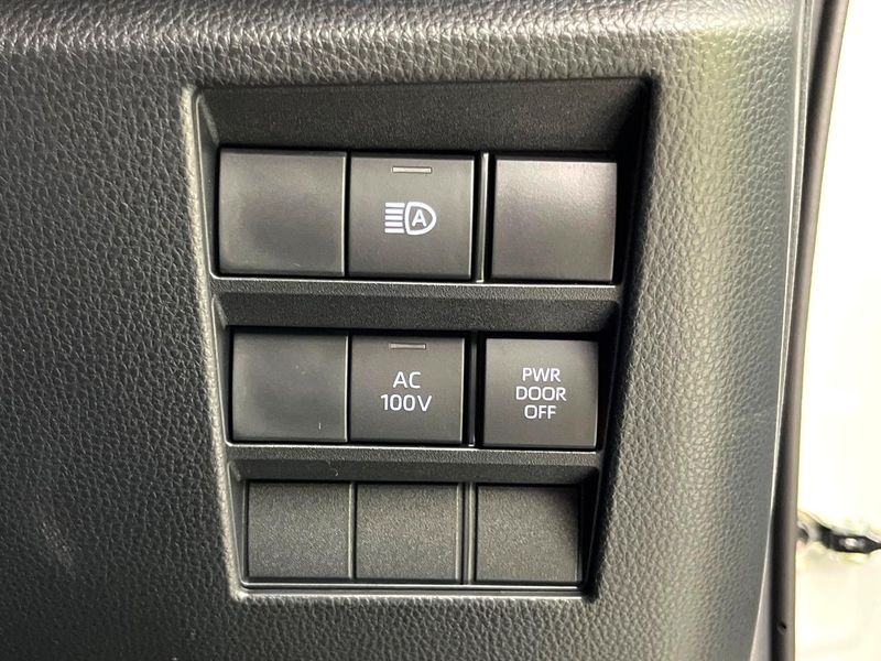2025 Toyota Voxy 6AA-ZWR90W (UW-6aaf518739b6e)[7]