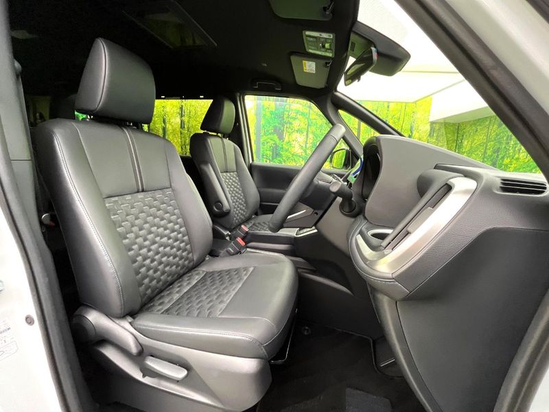 2025 Toyota Voxy 6AA-ZWR90W (UW-6aaf518739b6e)[26]